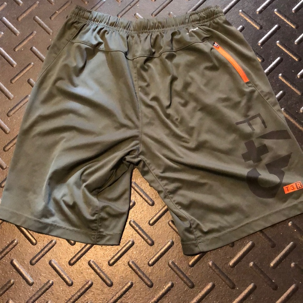 Men’s Reebok shorts - Picture 2 of 2